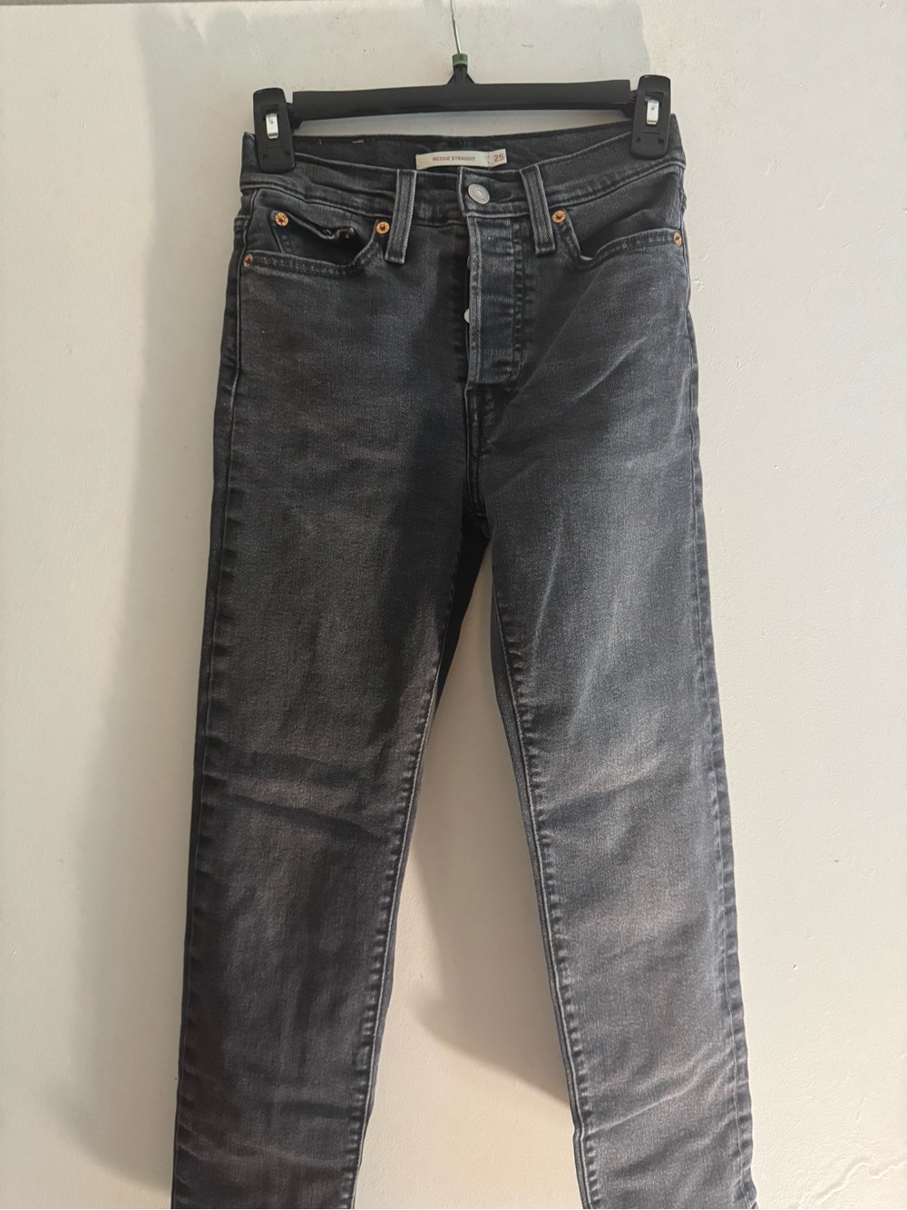 Levi’s Women’s Black Wash Wedgie Straight Jeans Size 25